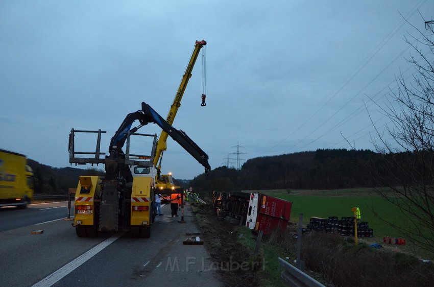 Bierlaster umgestuerzt A 3 Rich Frankfurt Hoehe AS Lohmar P145.JPG